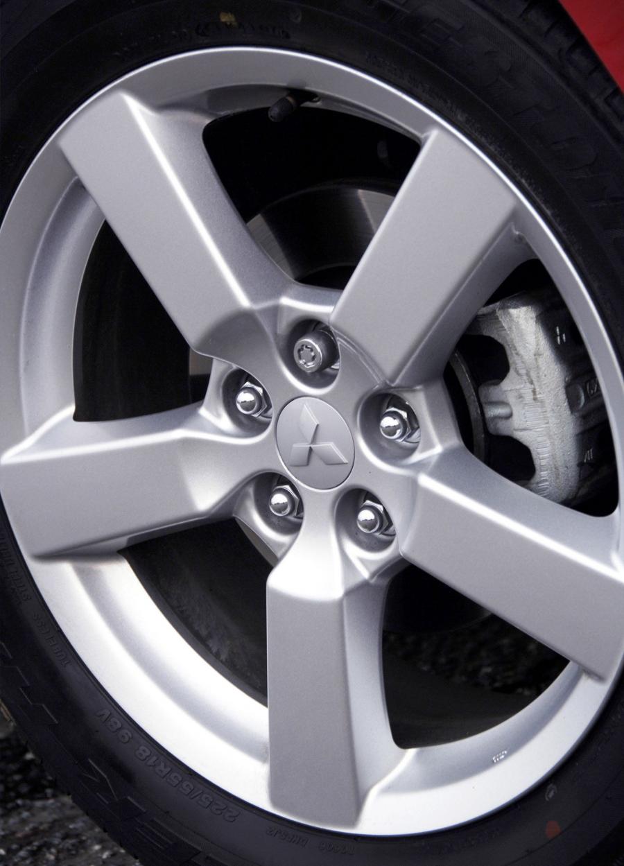  Mitsubishi Outlander 2005 года  (фото 77 из 77)